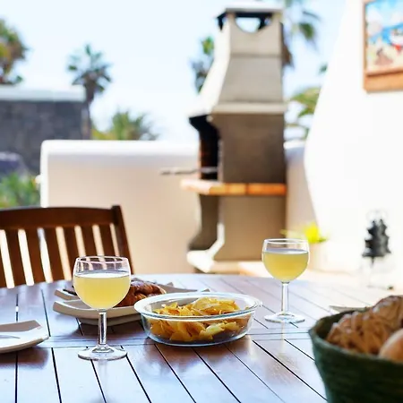 Feriehus Casa La Goleta, Volcan Y Mar Playa Blanca (Lanzarote)